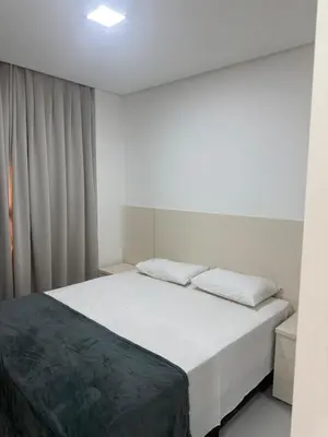 Uma cama ou camas num quarto em Apto novo a 500 mt da praia