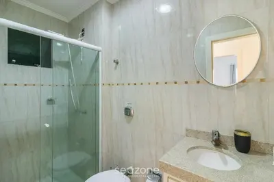 Uma casa de banho em Apto c/ Churrasq. a 350m da Praia APV0202