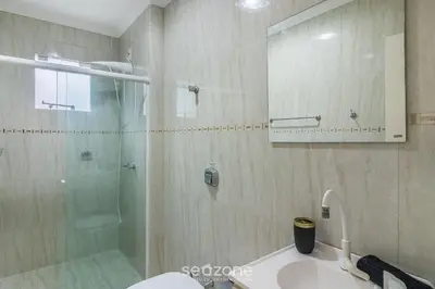 Uma casa de banho em Apto c/ Churrasq. a 350m da Praia APV0202