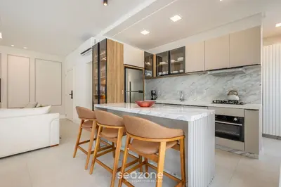 A cozinha ou kitchenette de Aptos a apenas passos da Praia em Itapema - EAHs