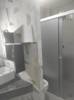 Uma casa de banho em Pé na Areia com Garagem GRÁTIS 3 Quartos na Orla de Balneário Camboriú
