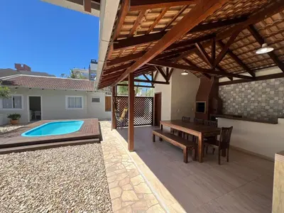 A piscina em ou perto de Casa da Mata - Casa grande com piscina em Mariscal