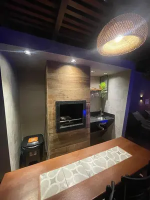 A cozinha ou kitchenette de 200 metros da praia com piscina