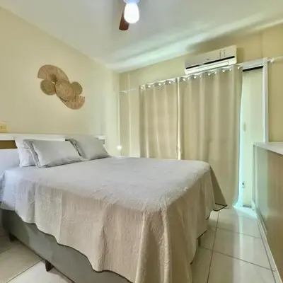 Solar de Bombas - Apto 1 quarto - Com toalhas e roupa de cama - Sacada com churrasqueira - climatizado - 5 minutos da a pé da praia de Bombas