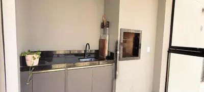 A cozinha ou kitchenette de Apto 1 suite e 1 quarto, sacada com churrasqueira