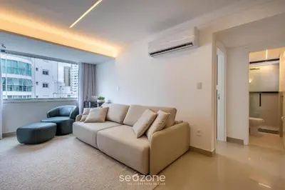Uma área de estar em Conforto e Praticidade a 350 m do mar em Balneário Camboriú - RLPs