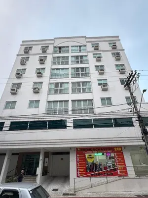 O edifício onde o apartamento está situado