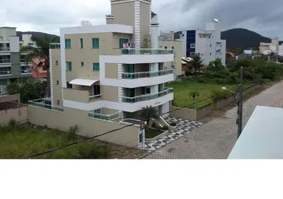 O edifício onde o apartamento está situado