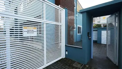 O edifício onde o apartamento está situado