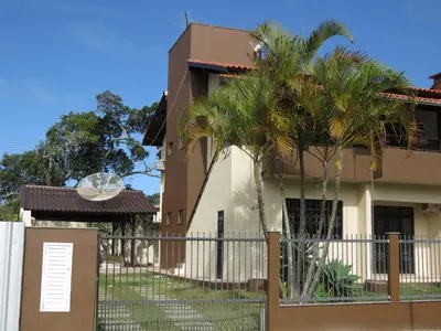O edifício onde o apartamento está situado