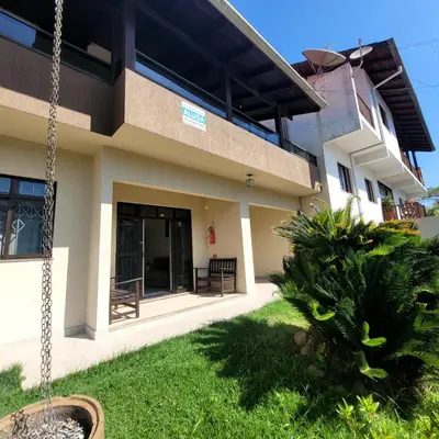 O edifício onde o apartamento está situado