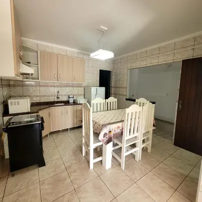A cozinha ou kitchenette de Bombinhas Brasil Residence II Guest House no Centro