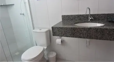 Uma casa de banho em Residencial Marbella