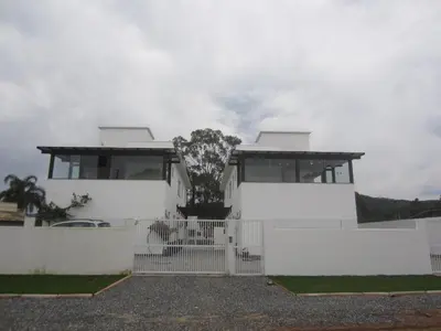 O edifício onde o apartamento está situado