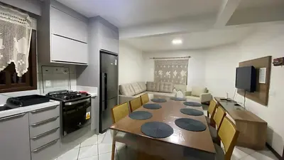 A cozinha ou kitchenette de Casa em Bombinhas Almeida e Moraes Perto da Praia