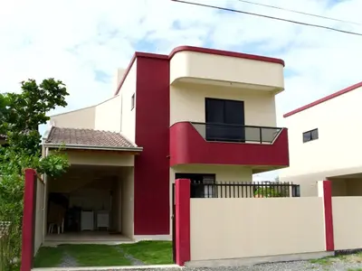 O edifício onde a casa de férias está situado