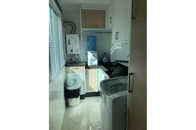 Uma área de estar em Apartamento Almeida e Moraes 3 Suítes com Hidro