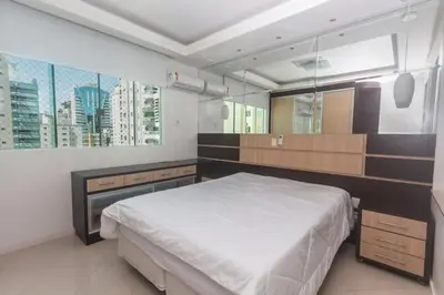 Uma cama ou camas num quarto em Apartamento Almeida e Moraes 3 Suítes com Hidro