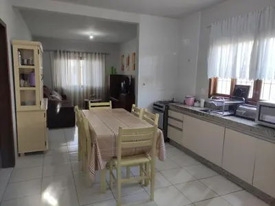 A planta de BRUNO KLEMTZ RUA 274 CaSA COM PISCINA PRIVATIVA