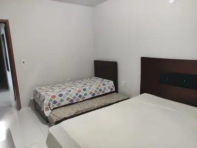 A planta de BRUNO KLEMTZ RUA 274 CaSA COM PISCINA PRIVATIVA