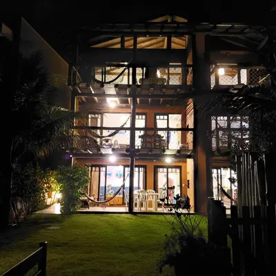 Um jardim no exterior de Pousada Pedra da Gaivota