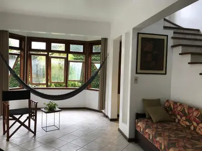 A planta de Apartamentos Morada do Canto - 130m da praia principal Bombinhas