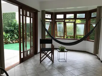 A planta de Apartamentos Morada do Canto - 130m da praia principal Bombinhas