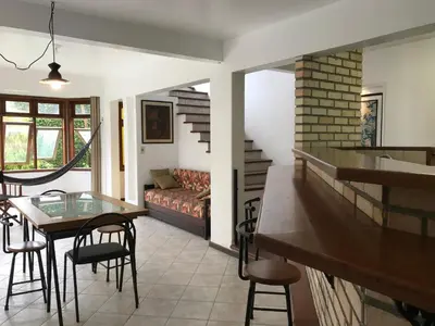 A planta de Apartamentos Morada do Canto - 130m da praia principal Bombinhas