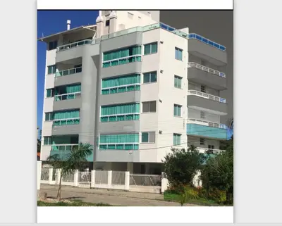 O edifício onde o apartamento está situado