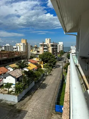 Uma vista geral de Governador Celso Ramos ou a vista da cidade a partir do apartamento