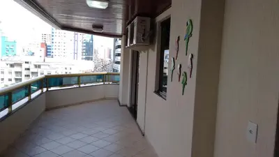 A planta de Apartamento Meia Praia