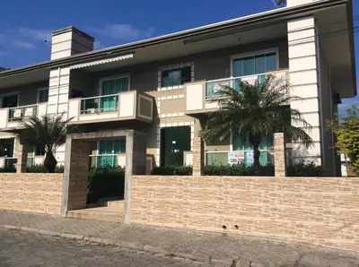 O edifício onde o apartamento está situado