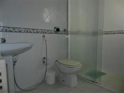 Uma casa de banho em Residencial Jardim Palmeiras