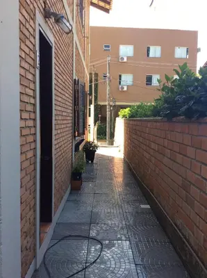 O edifício onde o apartamento está situado