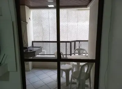 A planta de Apto. 2 quartos em Bombinhas (60 m da praia)