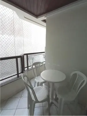 A planta de Apto. 2 quartos em Bombinhas (60 m da praia)