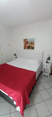 A planta de Apto. 2 quartos em Bombinhas (60 m da praia)