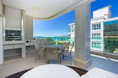 A planta de Costa do Sol 203 - Cobertura Duplex em Mariscal - Jacuzzi - Vista para o Mar