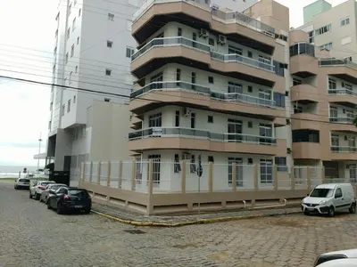 O edifício onde o apartamento está situado