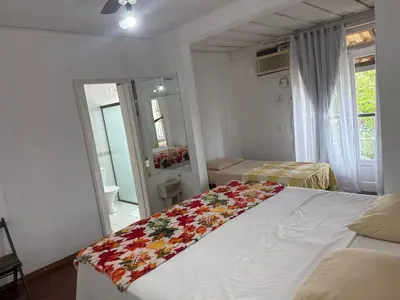 A planta de CASA COM PISCINA e VISTA PARA O MAR - Porto Belo-SC Bombinhas-SC