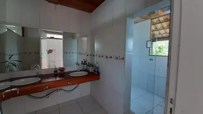 A planta de CASA COM PISCINA e VISTA PARA O MAR - Porto Belo-SC Bombinhas-SC