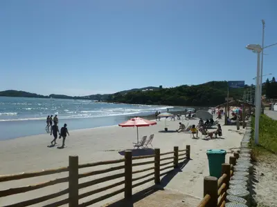 A planta de Apartamentos Bombinhas - 140 metros da Praia