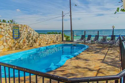 A piscina em ou perto de Pousada Refugio Costeiro