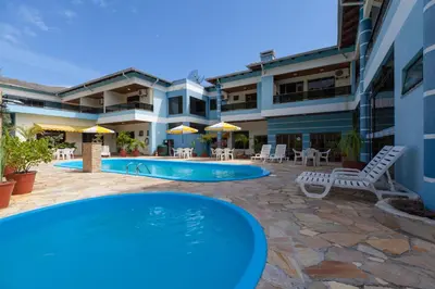 A piscina em ou perto de Refúgio Costeiro II