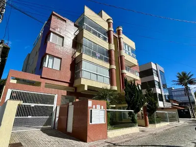 O edifício onde o apartamento está situado