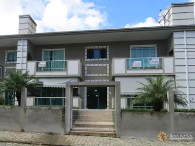 O edifício onde o apartamento está situado