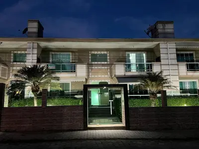 O edifício onde o apartamento está situado