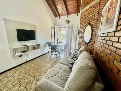 Uma televisão e/ou sistema de entretenimento em Res. Acapulco