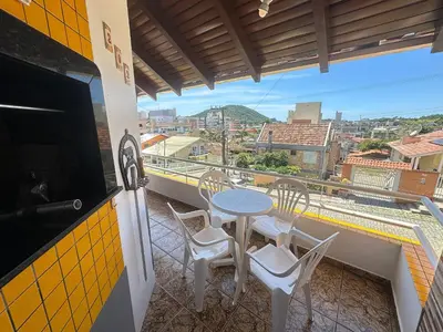 Uma varanda ou terraço em Res. Acapulco