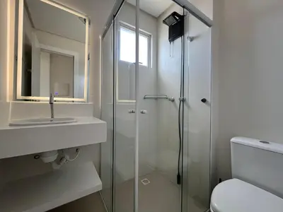 Uma casa de banho em Res. Frederico